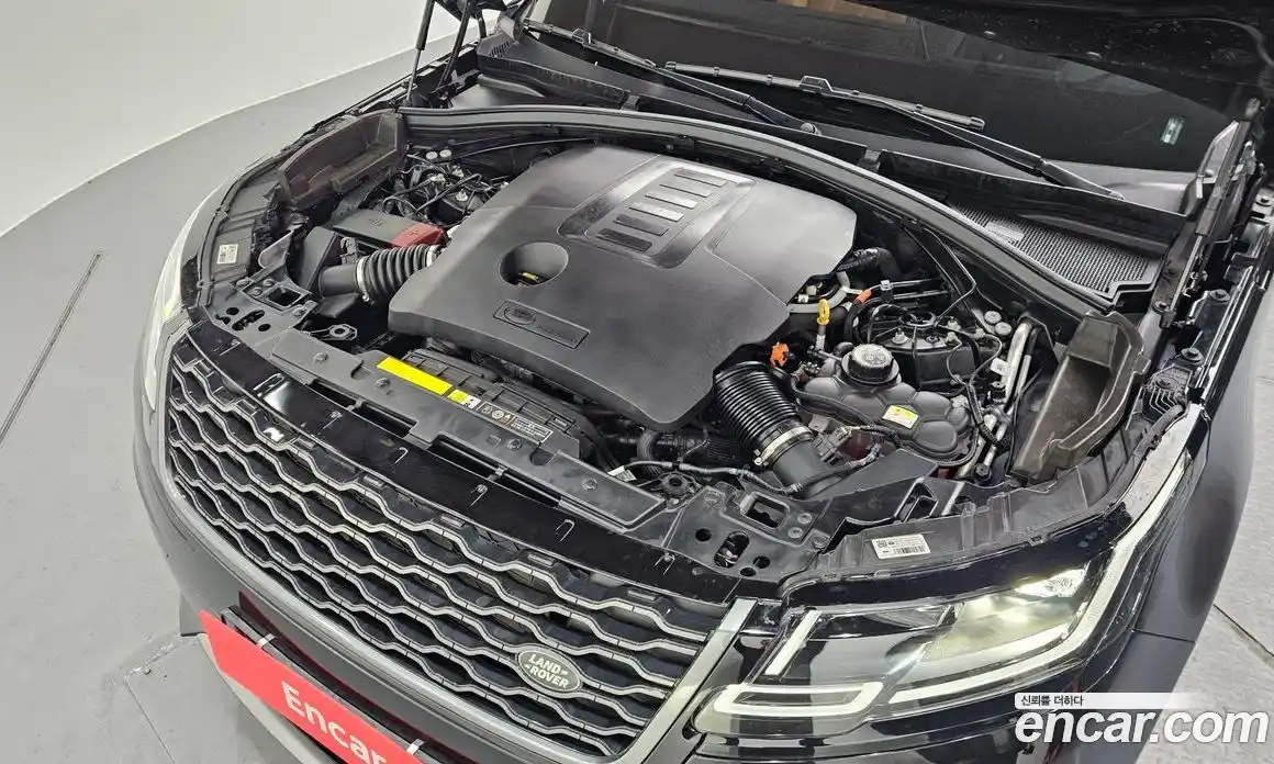 Land Rover Range-Rover Velar 2023 3.0 Автомат в Москве № 213345, фото 10