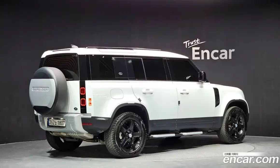 Land Rover Defender 2023 3.0 Автомат в Москве № 213382, фото 19