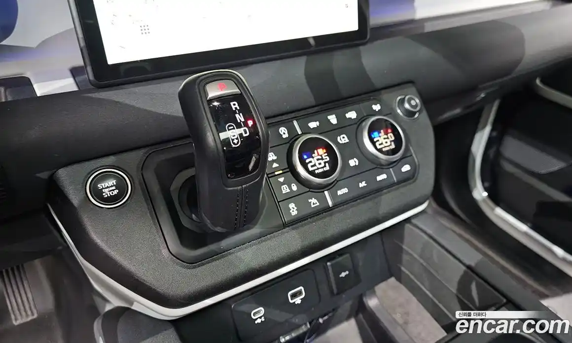 Land Rover Defender 2023 3.0 Автомат в Москве № 213382, фото 20