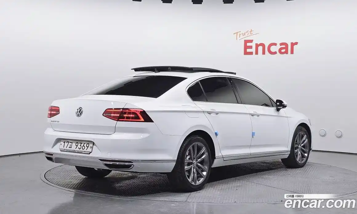 Volkswagen Passat 2018 2.0 Автомат в Москве № 215142, фото 14