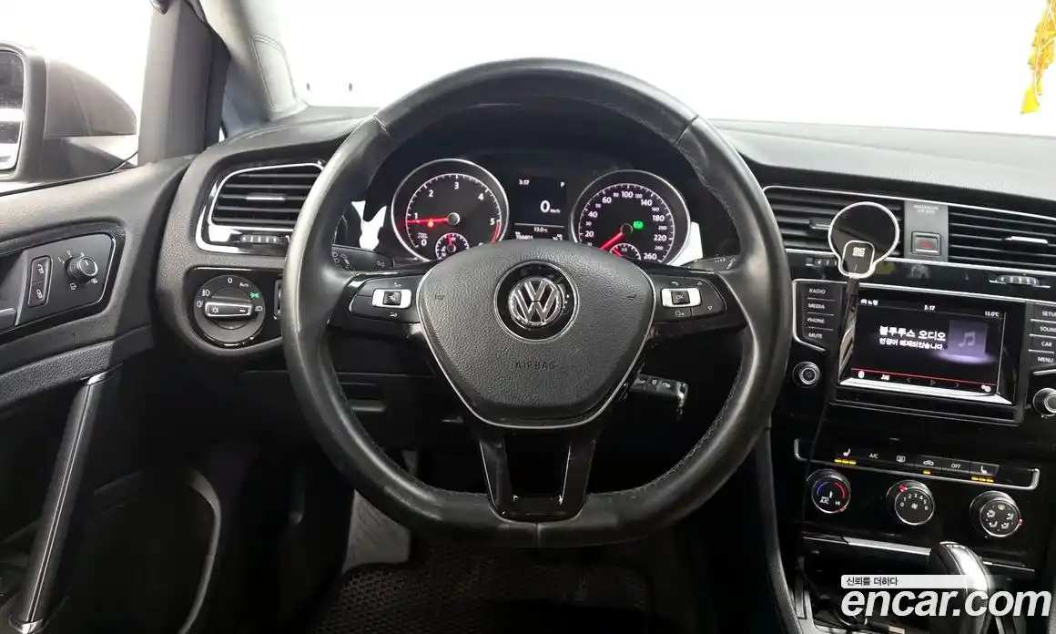 Volkswagen Golf 2013 1.6 Автомат в Москве № 215318, фото 12