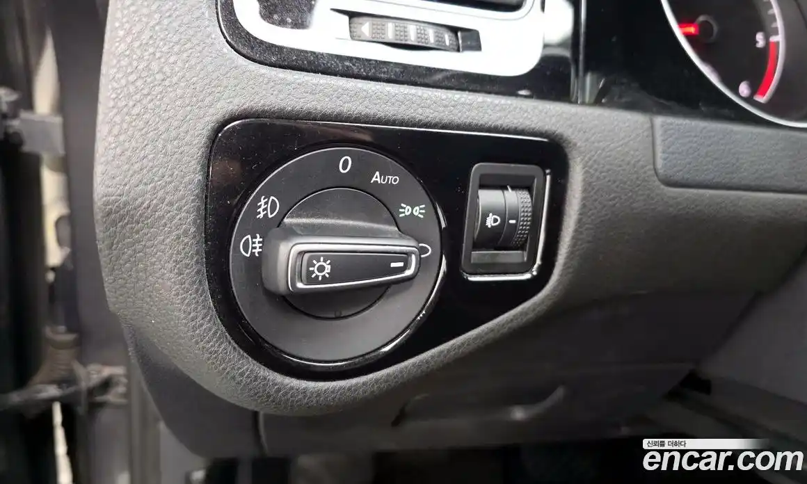 Volkswagen Golf 2013 1.6 Автомат в Москве № 215318, фото 17