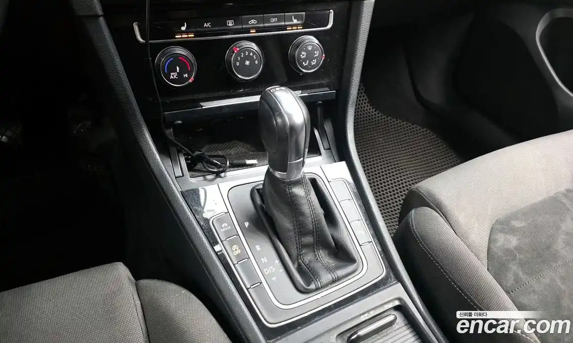 Volkswagen Golf 2013 1.6 Автомат в Москве № 215318, фото 3