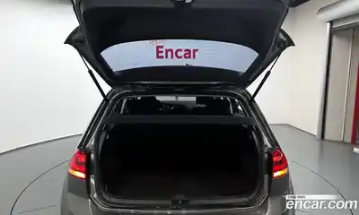 Volkswagen Golf 2013 1.6 Автомат в Москве № 215318, миниатюра 10