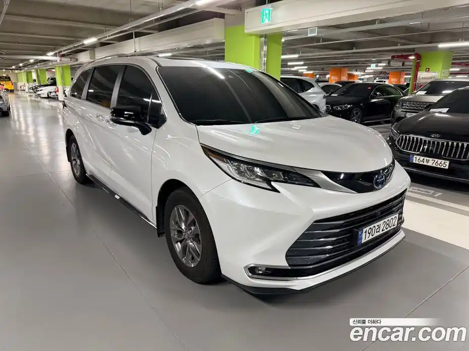 Toyota Sienna 2024 2.5 Автомат в Москве № 215622, фото 1