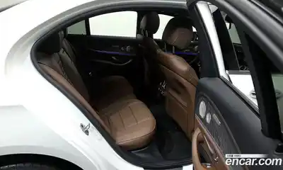 Mercedes-Benz E-Class 2023 2.0 Автомат в Москве № 218534, миниатюра 12