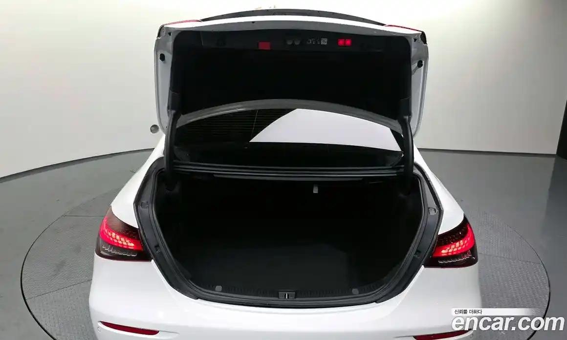 Mercedes-Benz E-Class 2023 2.0 Автомат в Москве № 218534, фото 20