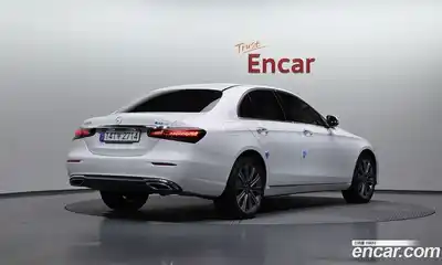 Mercedes-Benz E-Class 2023 2.0 Автомат в Москве № 218534, миниатюра 2