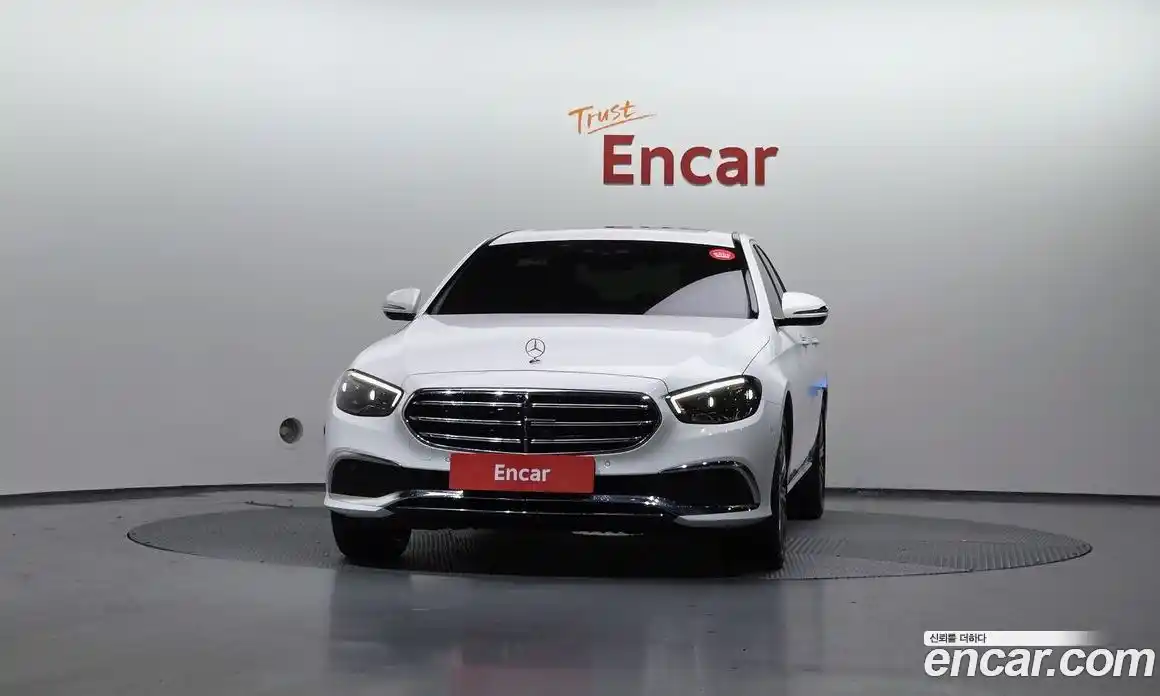 Mercedes-Benz E-Class 2023 2.0 Автомат в Москве № 218534, фото 3