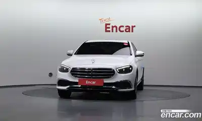 Mercedes-Benz E-Class 2023 2.0 Автомат в Москве № 218534, миниатюра 3