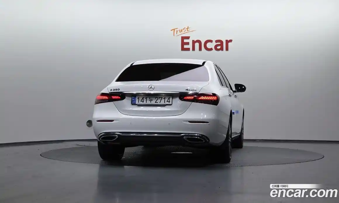 Mercedes-Benz E-Class 2023 2.0 Автомат в Москве № 218534, фото 4