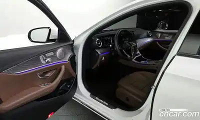 Mercedes-Benz E-Class 2023 2.0 Автомат в Москве № 218534, миниатюра 10