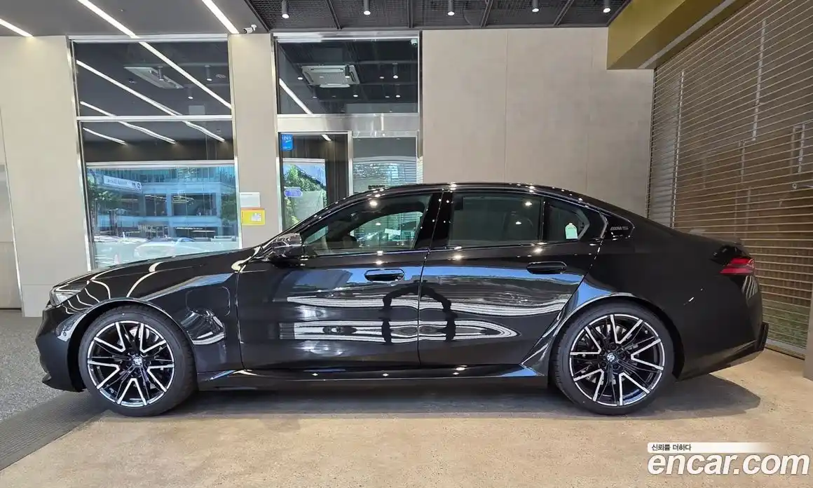 BMW M5 2025 4.4 Автомат в Москве № 227734, фото 3