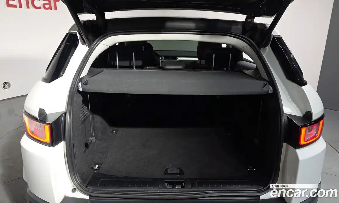 Land Rover Range-Rover Evoque 2017 2.0 Автомат в Москве № 228106, фото 4