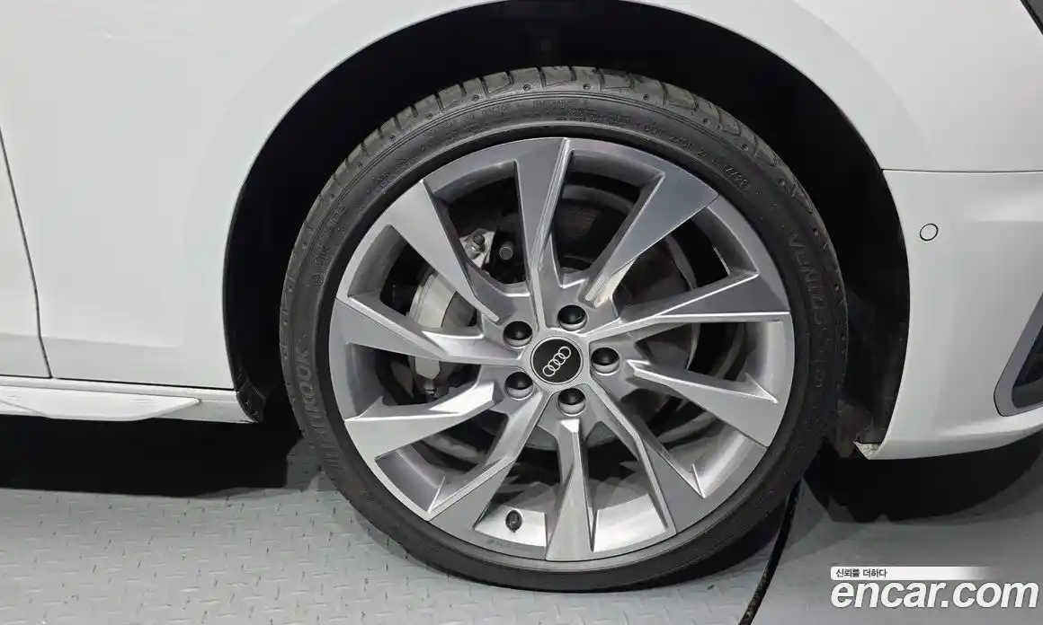 Audi A4 2023 2.0 Автомат в Москве № 228192, фото 8