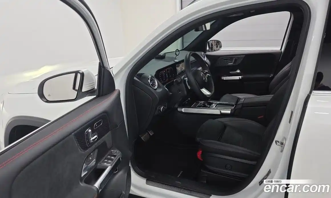 Mercedes-Benz GLB-Class 2025 2.0 Автомат в Москве № 229431, фото 14