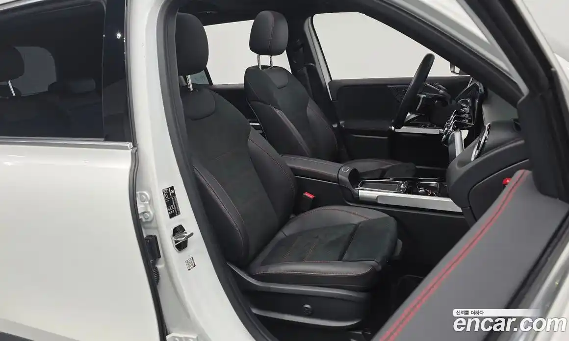 Mercedes-Benz GLB-Class 2025 2.0 Автомат в Москве № 229431, фото 16