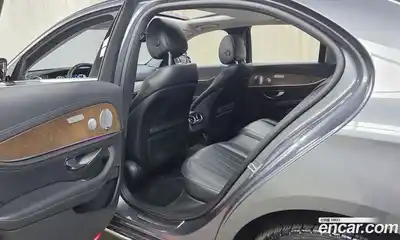 Mercedes-Benz E-Class 2019 2.0 Автомат в Москве № 229651, миниатюра 3