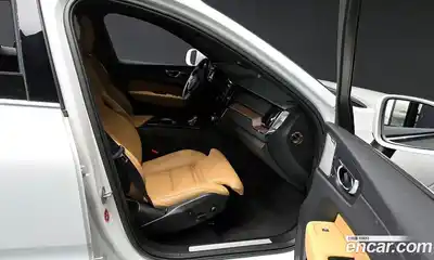 Volvo XC60 2022 2.0 Автомат в Москве № 230395, миниатюра 11