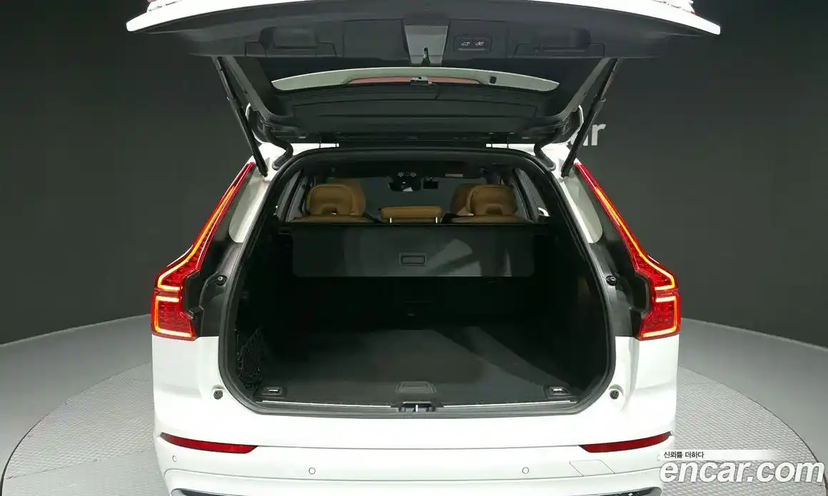 Volvo XC60 2022 2.0 Автомат в Москве № 230395, фото 20