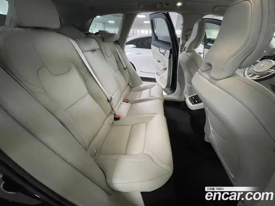 Volvo XC60 2026 2.0 Автомат в Москве № 230761, фото 11