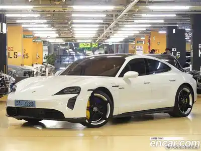 Porsche Taycan, 2021