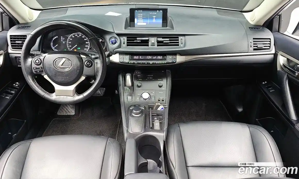 Lexus CT200h 2015 1.8 Автомат в Москве № 231983, фото 14