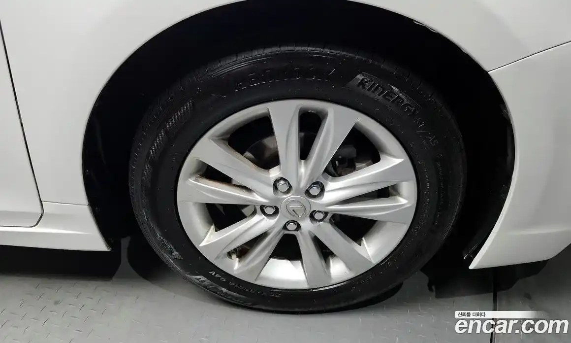 Lexus CT200h 2015 1.8 Автомат в Москве № 231983, фото 17