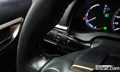 Lexus CT200h 2015 1.8 Автомат в Москве № 231983, миниатюра 10