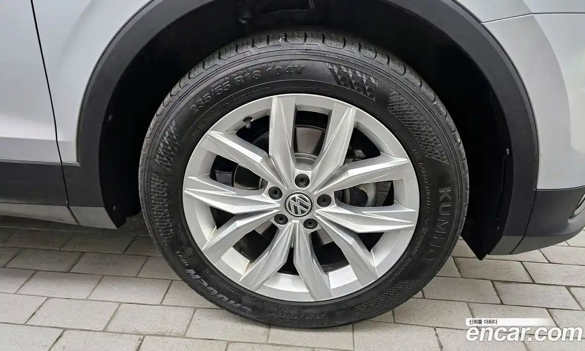 Volkswagen Tiguan 2020 2.0 Автомат в Москве № 232196, фото 11