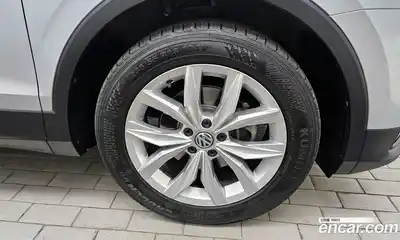 Volkswagen Tiguan 2020 2.0 Автомат в Москве № 232196, миниатюра 11