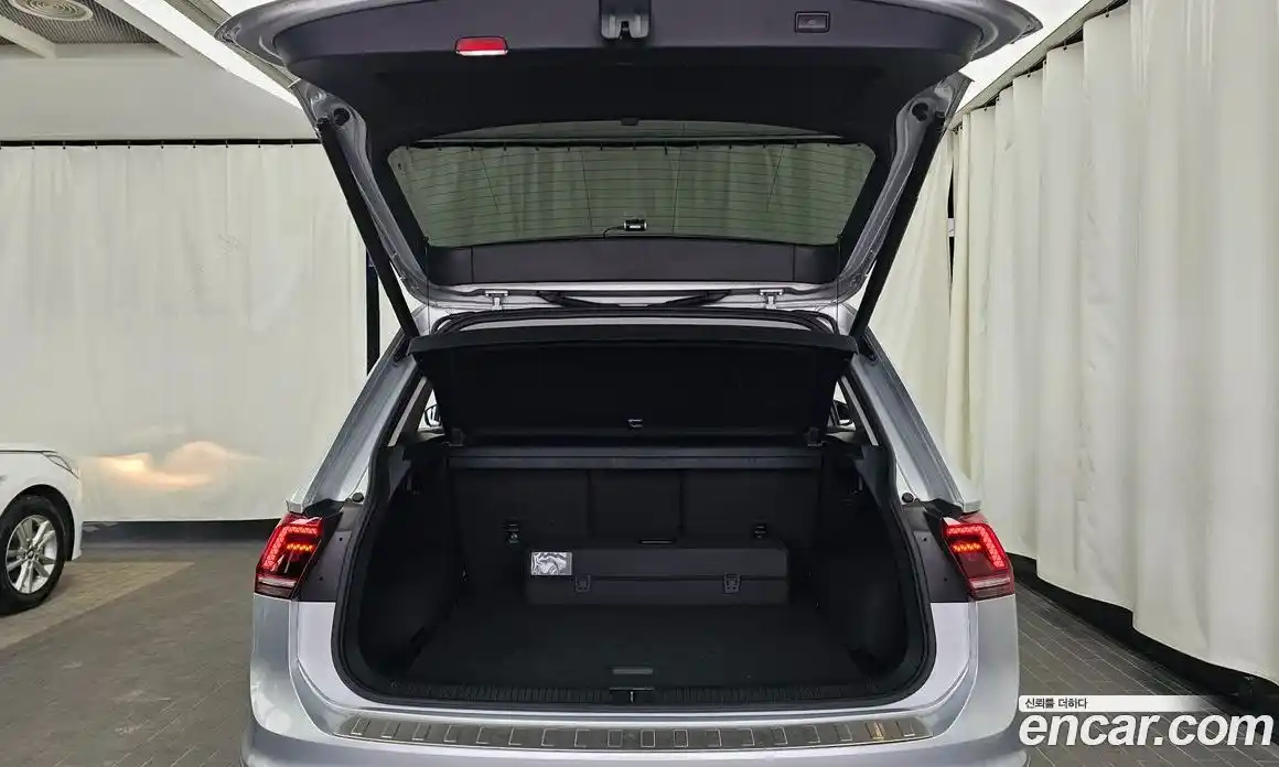 Volkswagen Tiguan 2020 2.0 Автомат в Москве № 232196, фото 10