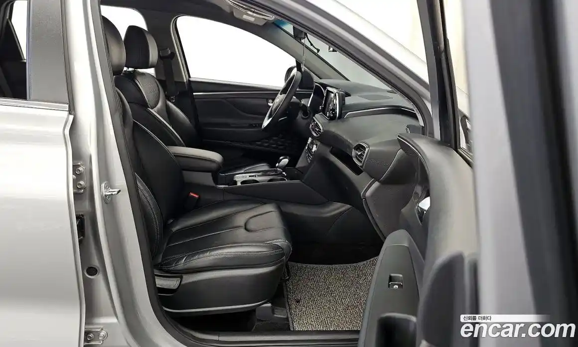 Hyundai Santa Fe 2020 2.2 Автомат в Москве № 2405, фото 1