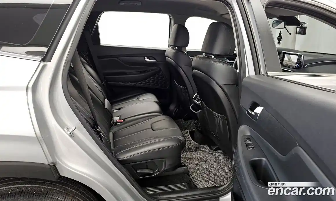 Hyundai Santa Fe 2020 2.2 Автомат в Москве № 2405, фото 17