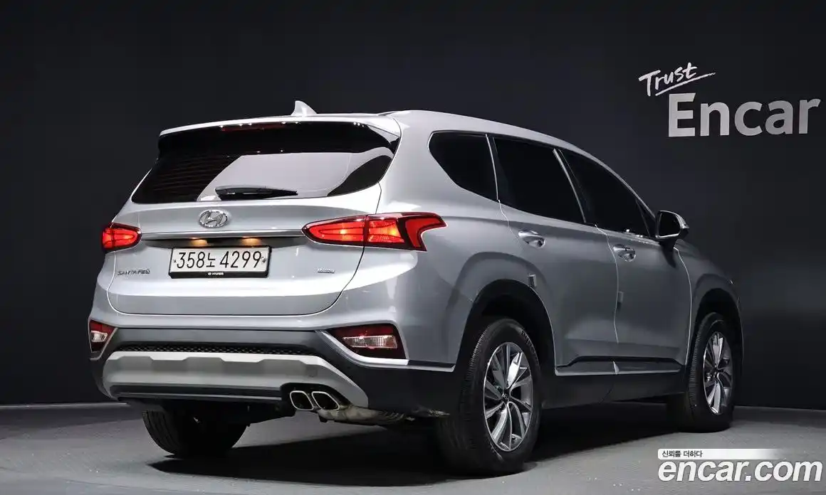 Hyundai Santa Fe 2020 2.2 Автомат в Москве № 2405, фото 2