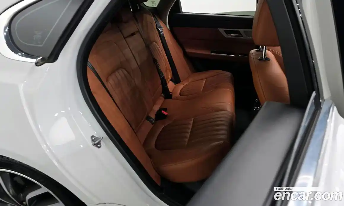 Jaguar XF 2016 2.0 Автомат в Москве № 256091, фото 12