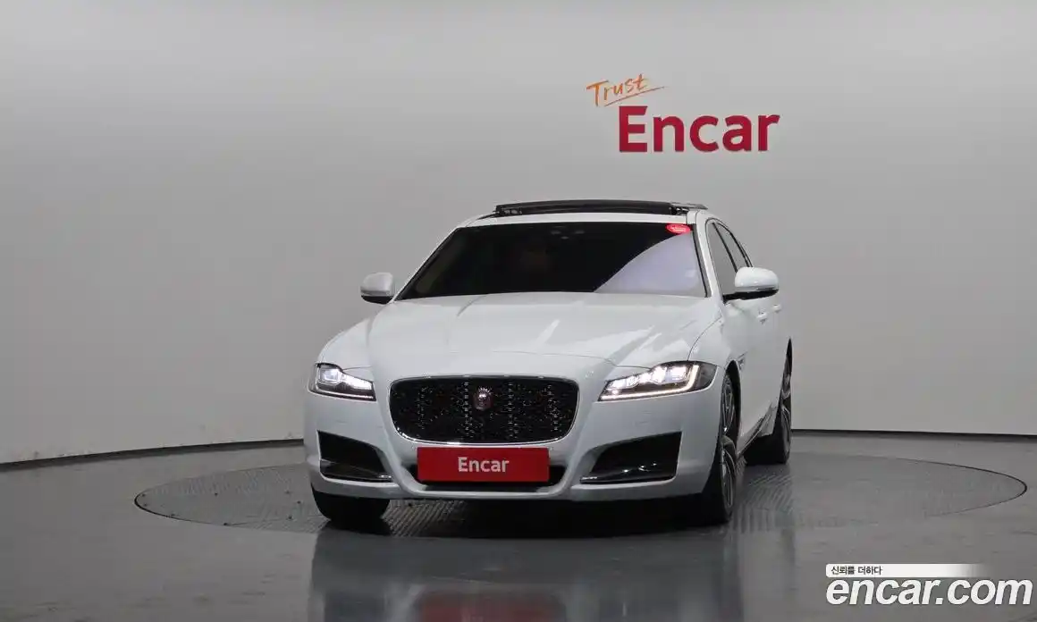 Jaguar XF 2016 2.0 Автомат в Москве № 256091, фото 3