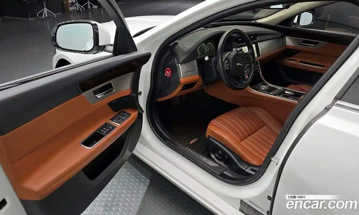 Jaguar XF 2016 2.0 Автомат в Москве № 256091, фото 10