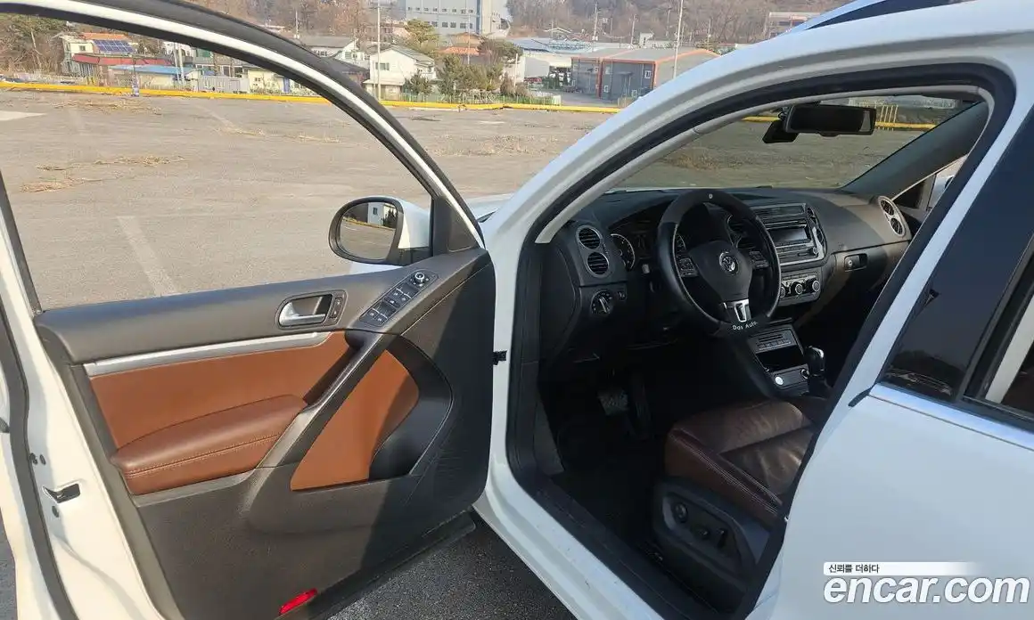 Volkswagen Tiguan 2014 2.0 Автомат в Москве № 276714, фото 12