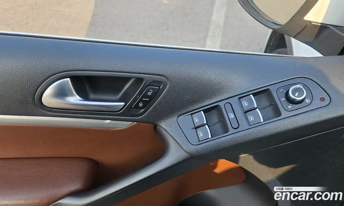 Volkswagen Tiguan 2014 2.0 Автомат в Москве № 276714, фото 19