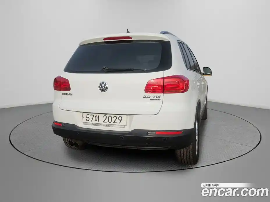 Volkswagen Tiguan 2014 2.0 Автомат в Москве № 276714, фото 4