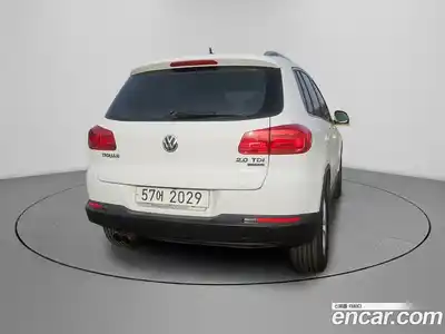 Volkswagen Tiguan 2014 2.0 Автомат в Москве № 276714, миниатюра 4