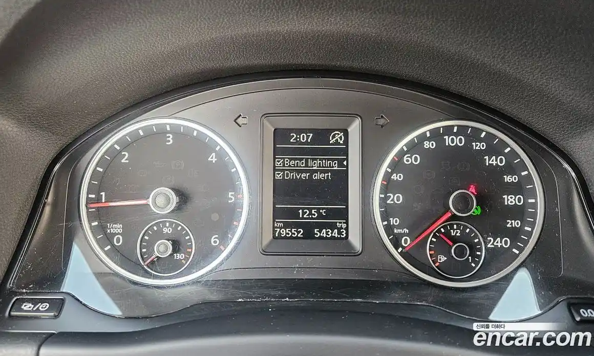 Volkswagen Tiguan 2014 2.0 Автомат в Москве № 276714, фото 8