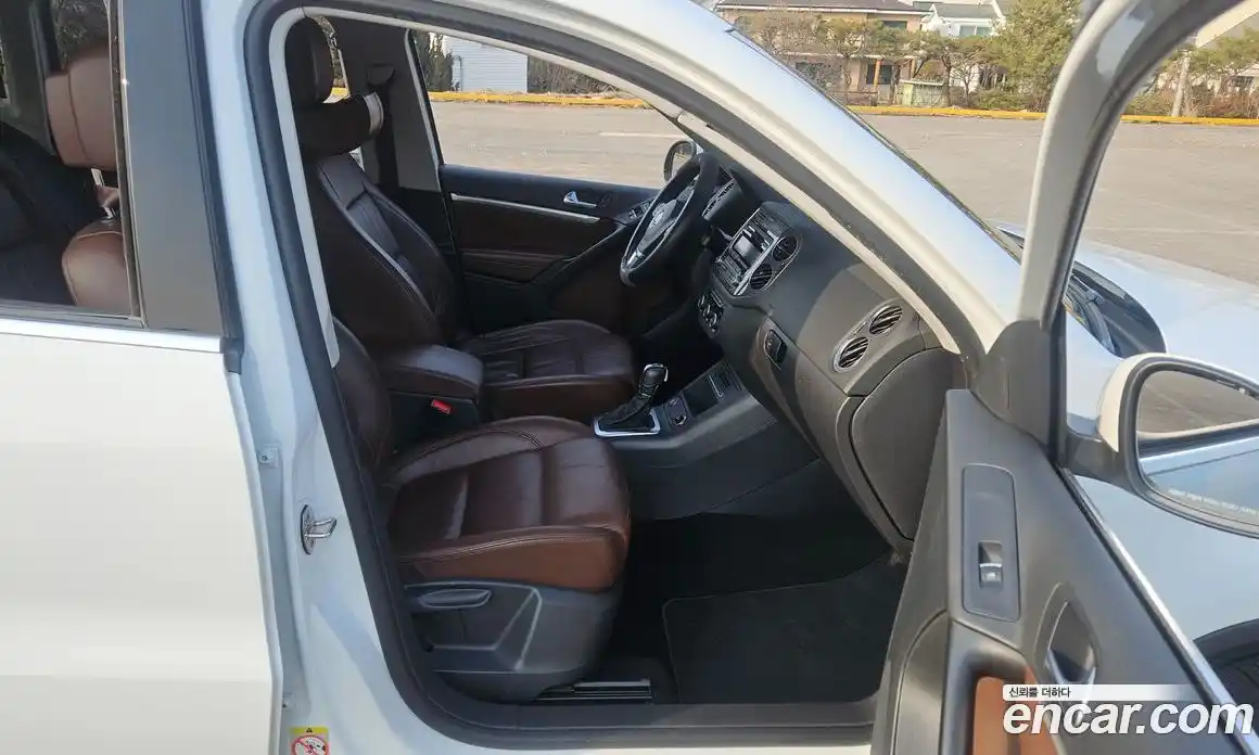 Volkswagen Tiguan 2014 2.0 Автомат в Москве № 276714, фото 10