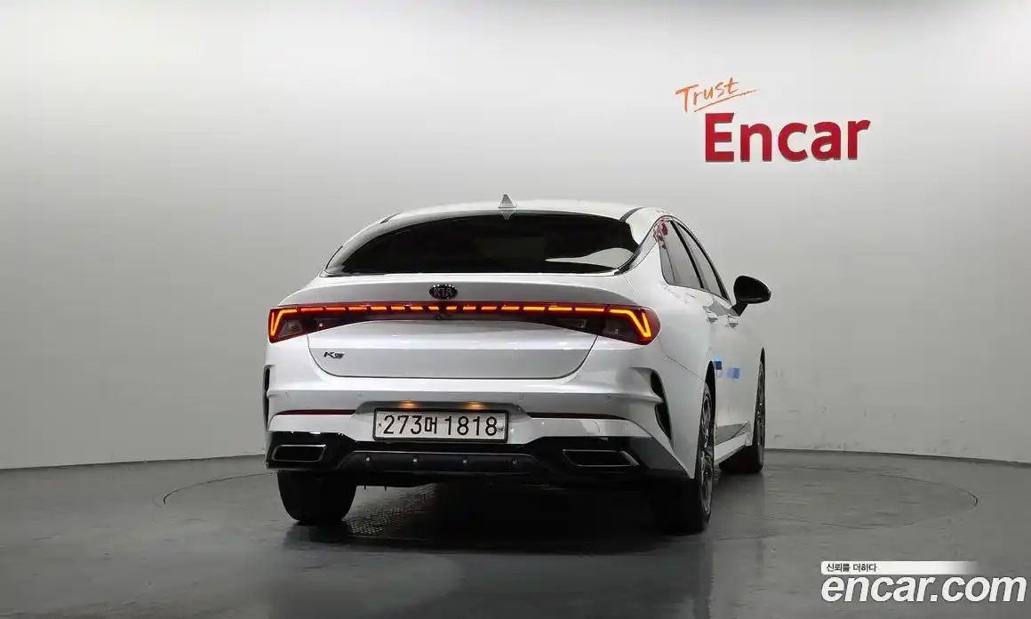 Kia K5 2021 2.0 Автомат в Москве № 287189, фото 1