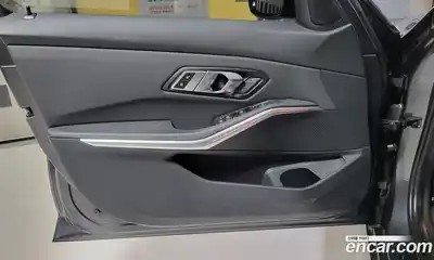 BMW 3-Series 2019 2.0 Автомат в Москве № 305035, миниатюра 12