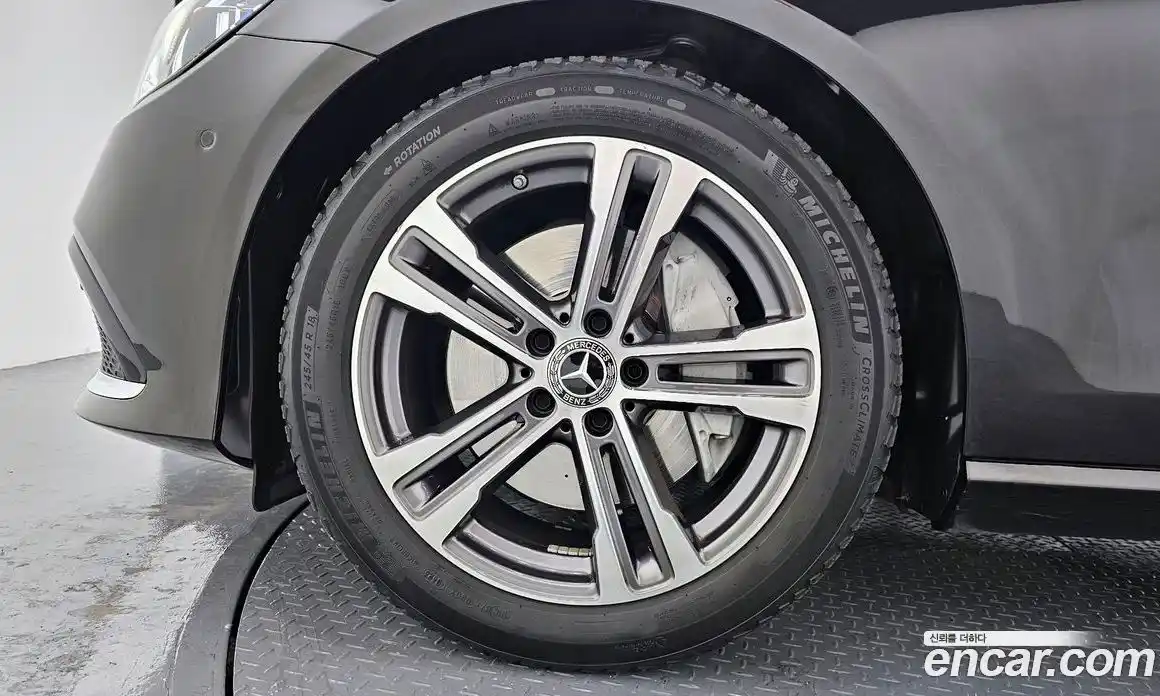 Mercedes-Benz E-Class 2021 2.0 Автомат в Москве № 310430, фото 14