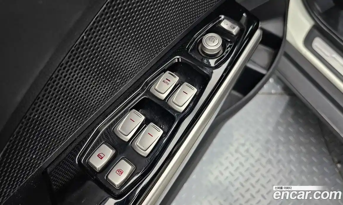 SsangYong TIBOLI 2015 1.6 Автомат в Москве № 32040, фото 16