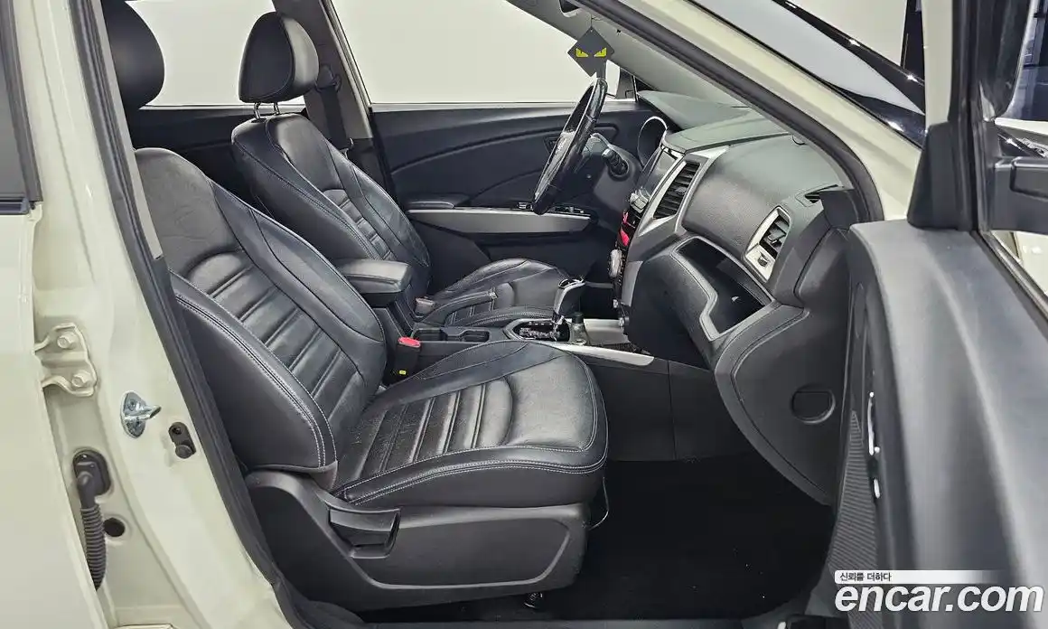 SsangYong TIBOLI 2015 1.6 Автомат в Москве № 32040, фото 2