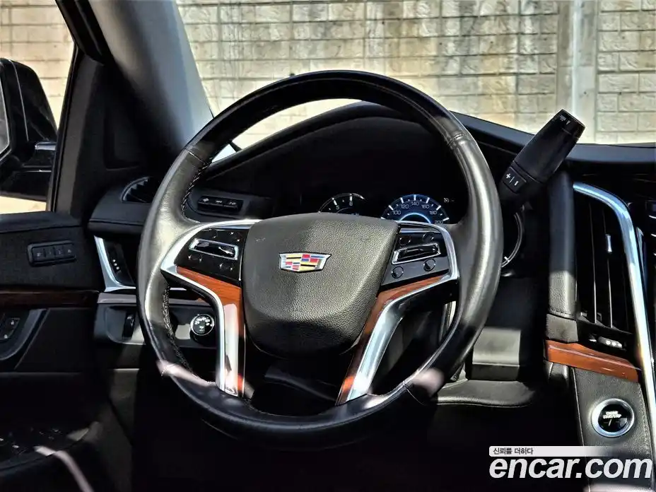 Cadillac Escalade 2019 6.2 Автомат в Москве № 321040, фото 11